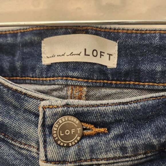 Loft Curvy Chewed Hem High Rise Skinny Jeans in Size 14 Petite - Picture 3 of 5